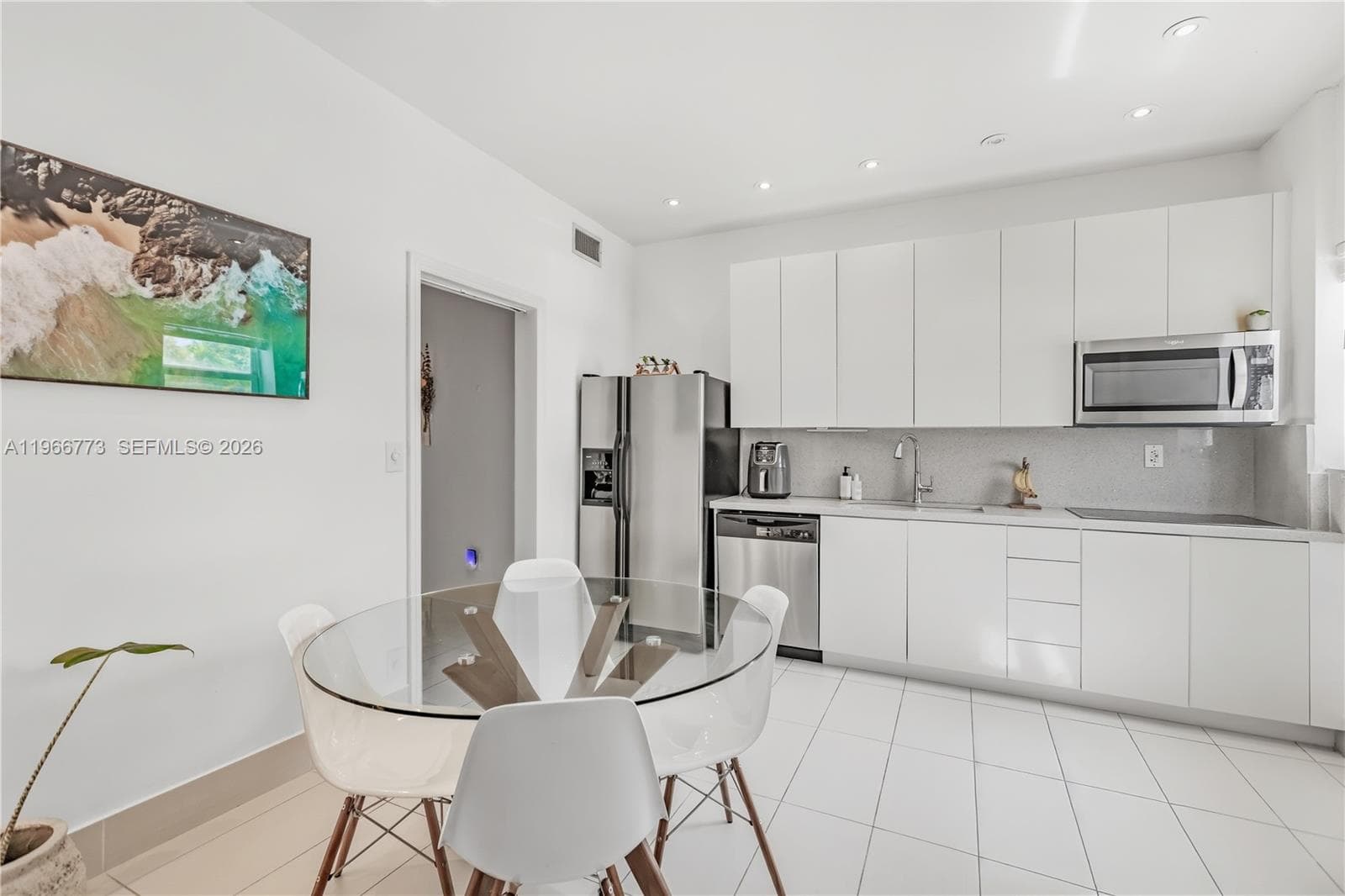 5001 Collins Ave # 1K, Miami Beach FL 33140 — 6