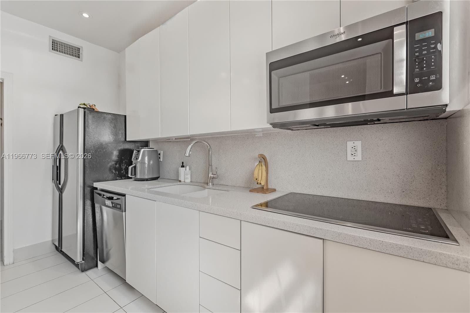 5001 Collins Ave # 1K, Miami Beach FL 33140 — 7