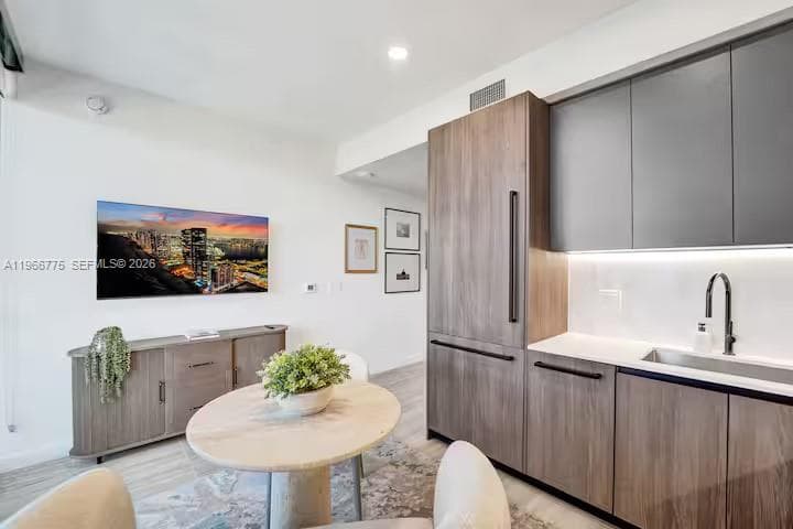 580 72nd St # 705, Miami Beach FL 33141 — 4