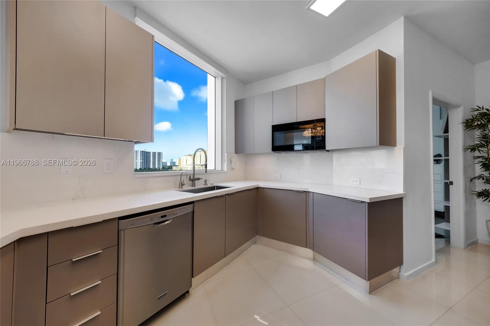 3030 NE 188th St # 602, Aventura FL 33180 — 13