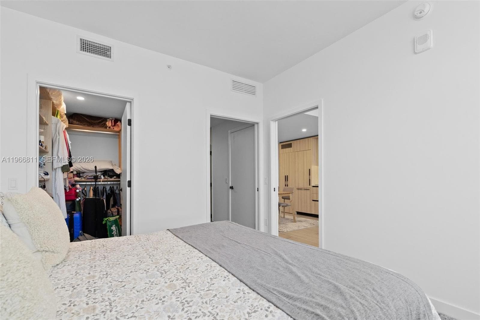 225 N Miami Ave # 3307, Miami FL 33128 — 36