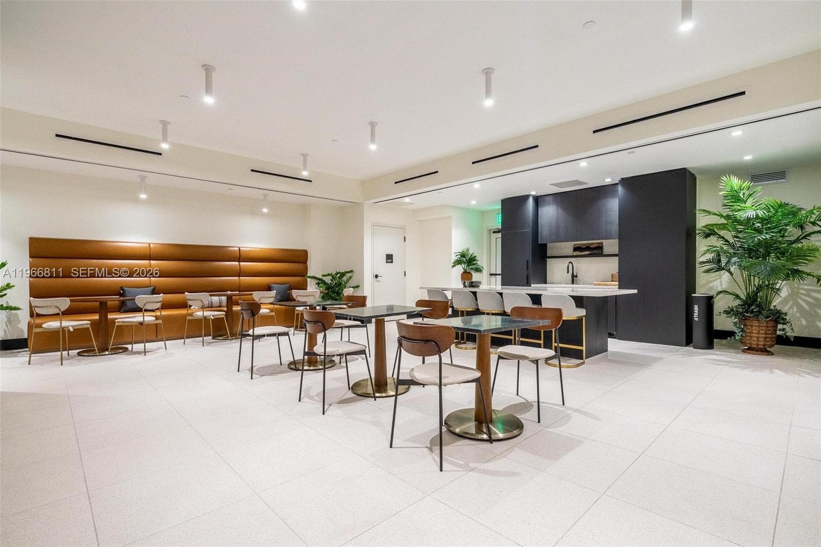 225 N Miami Ave # 3307, Miami FL 33128 — 54