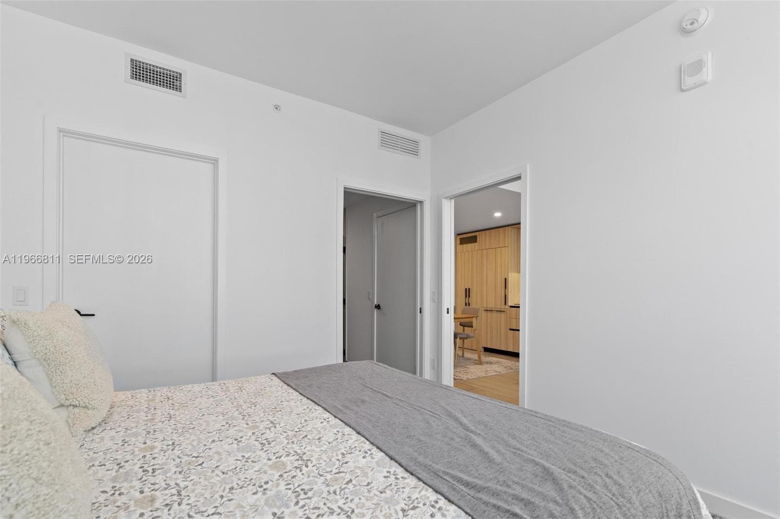 225 N Miami Ave # 3307, Miami FL 33128 — 37