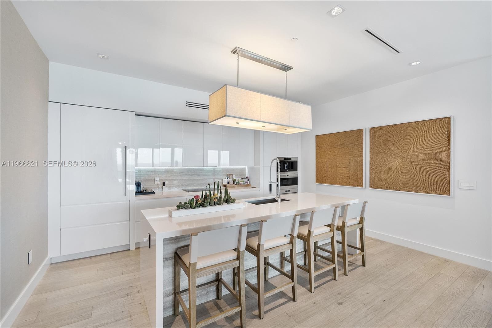 102 24th St # 1612, Miami Beach FL 33139 — 23