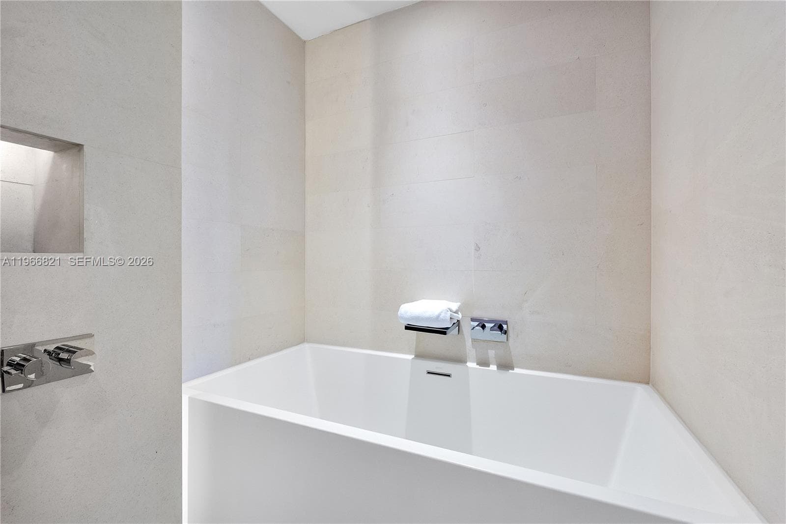102 24th St # 1612, Miami Beach FL 33139 — 6