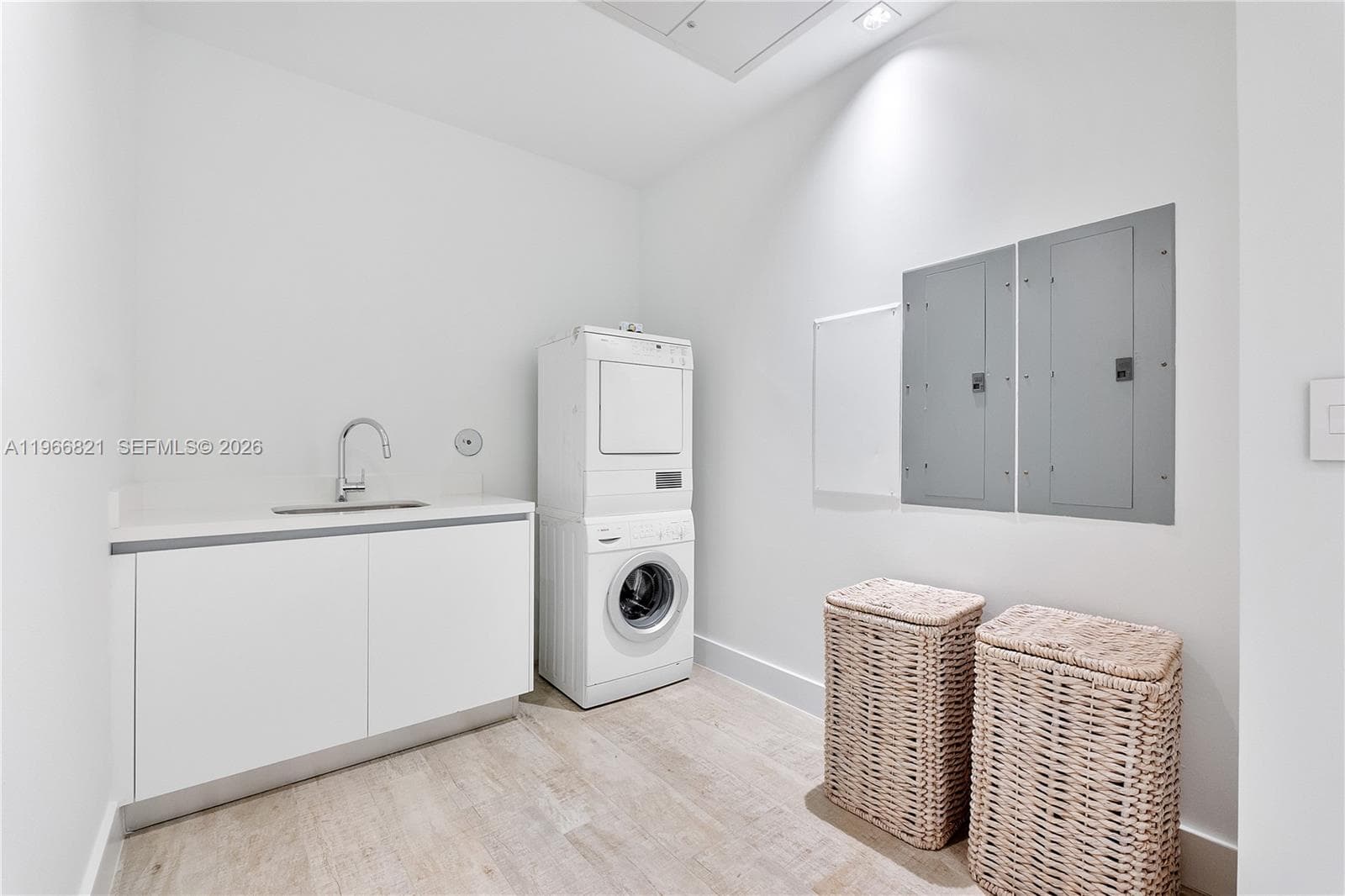 102 24th St # 1612, Miami Beach FL 33139 — 42