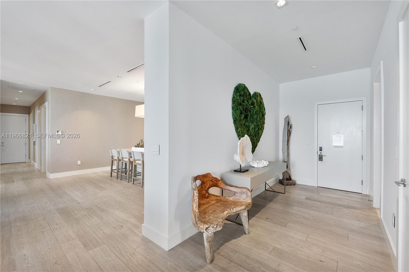 102 24th St # 1612, Miami Beach FL 33139 — 9
