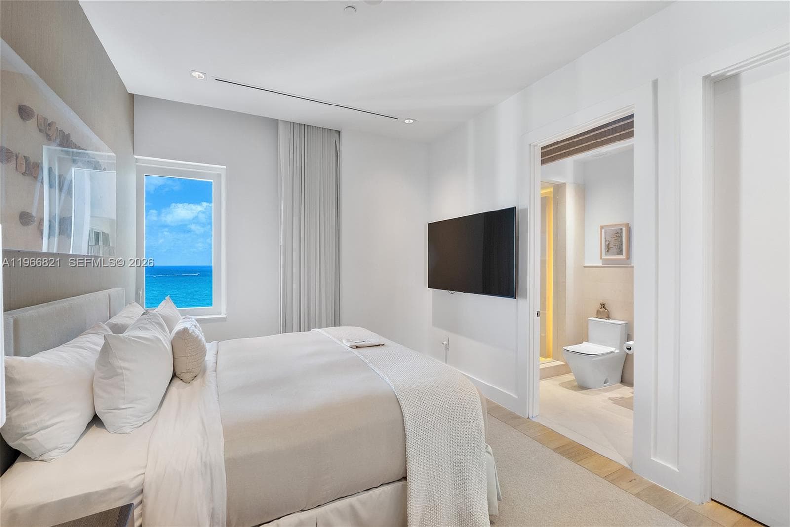 102 24th St # 1612, Miami Beach FL 33139 — 33