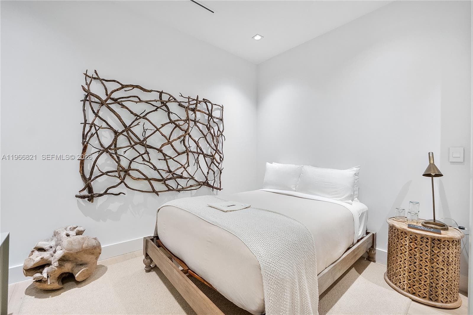 102 24th St # 1612, Miami Beach FL 33139 — 31