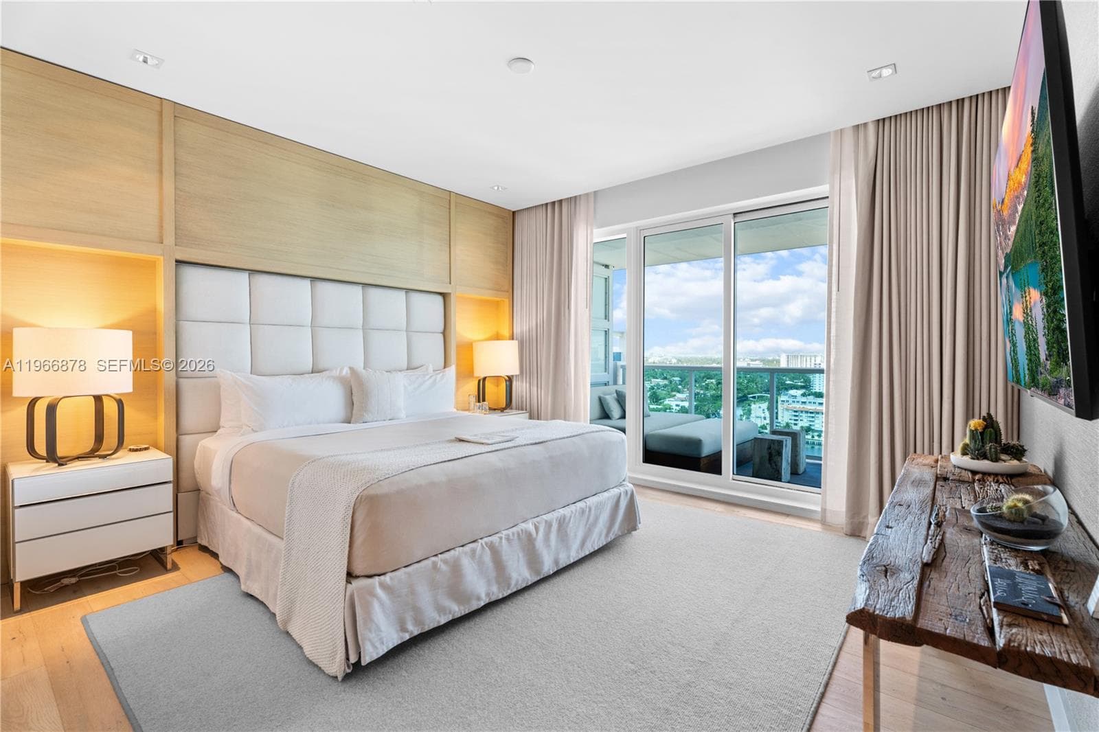 102 24th St # 1703, Miami Beach FL 33139 — 17