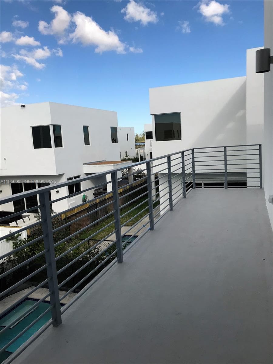 10055 NW 75th St, Doral FL 33178 — 23