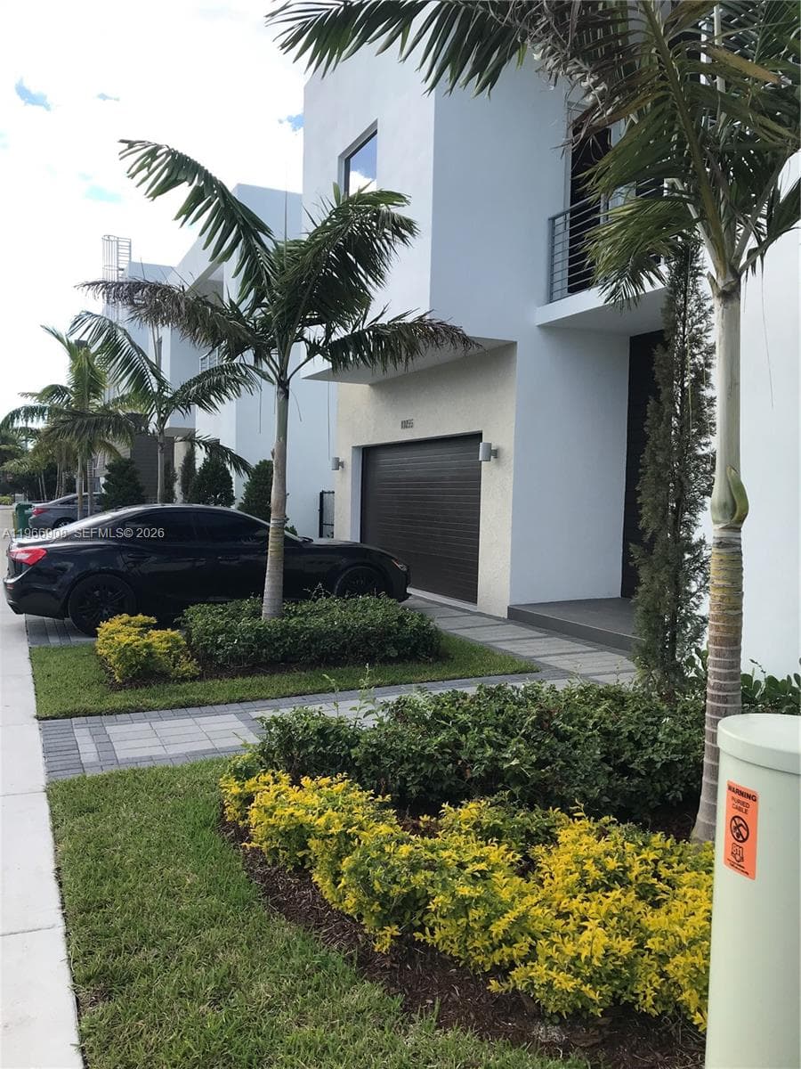 10055 NW 75th St, Doral FL 33178 — 48