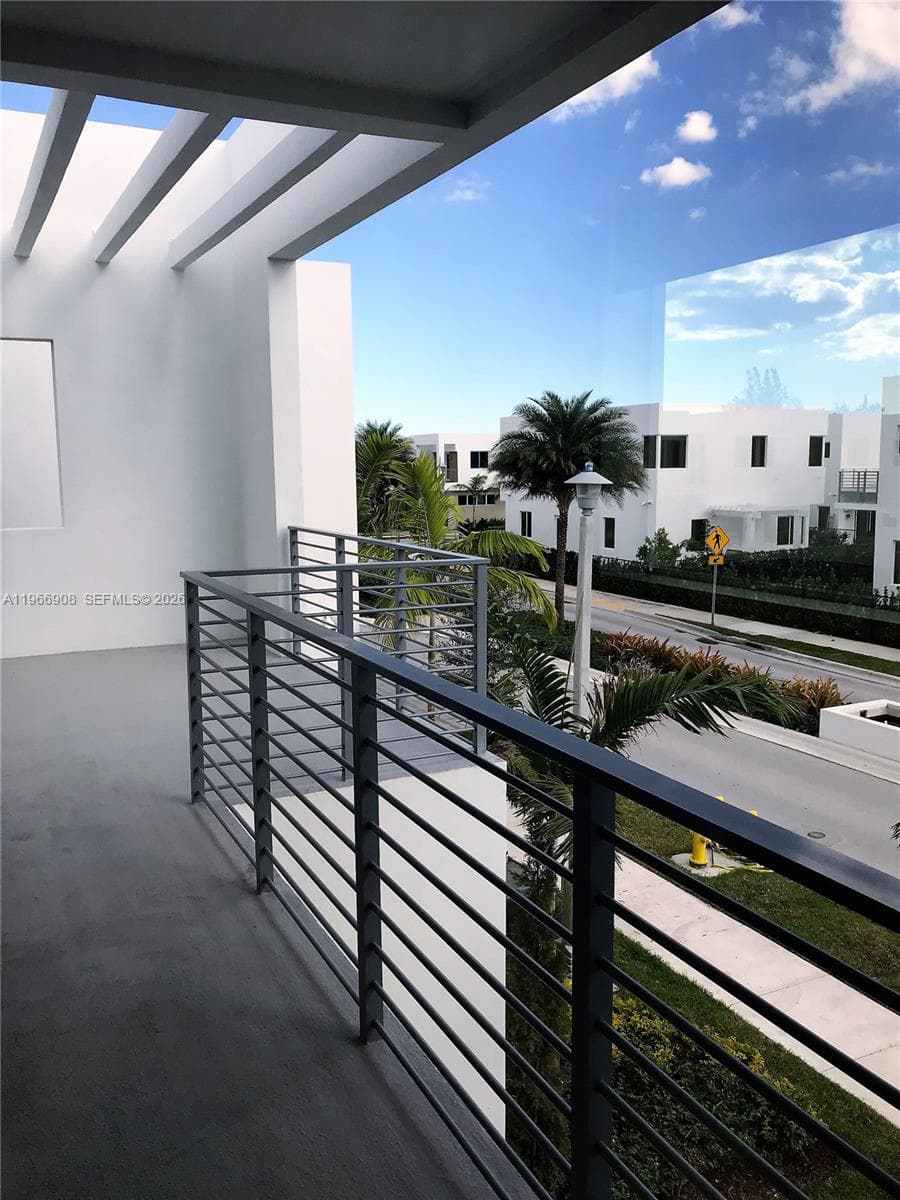 10055 NW 75th St, Doral FL 33178 — 35