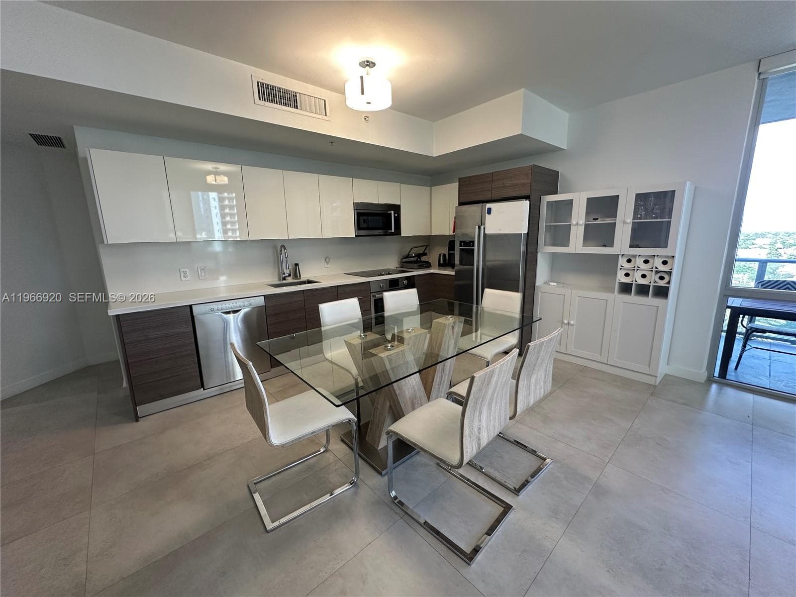 1010 SW 2nd Ave # 1208, Miami FL 33130 — 2