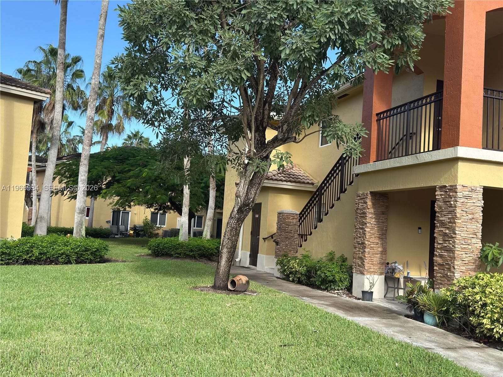 930 NE 34th Ave # 201, Homestead FL 33033 — 2