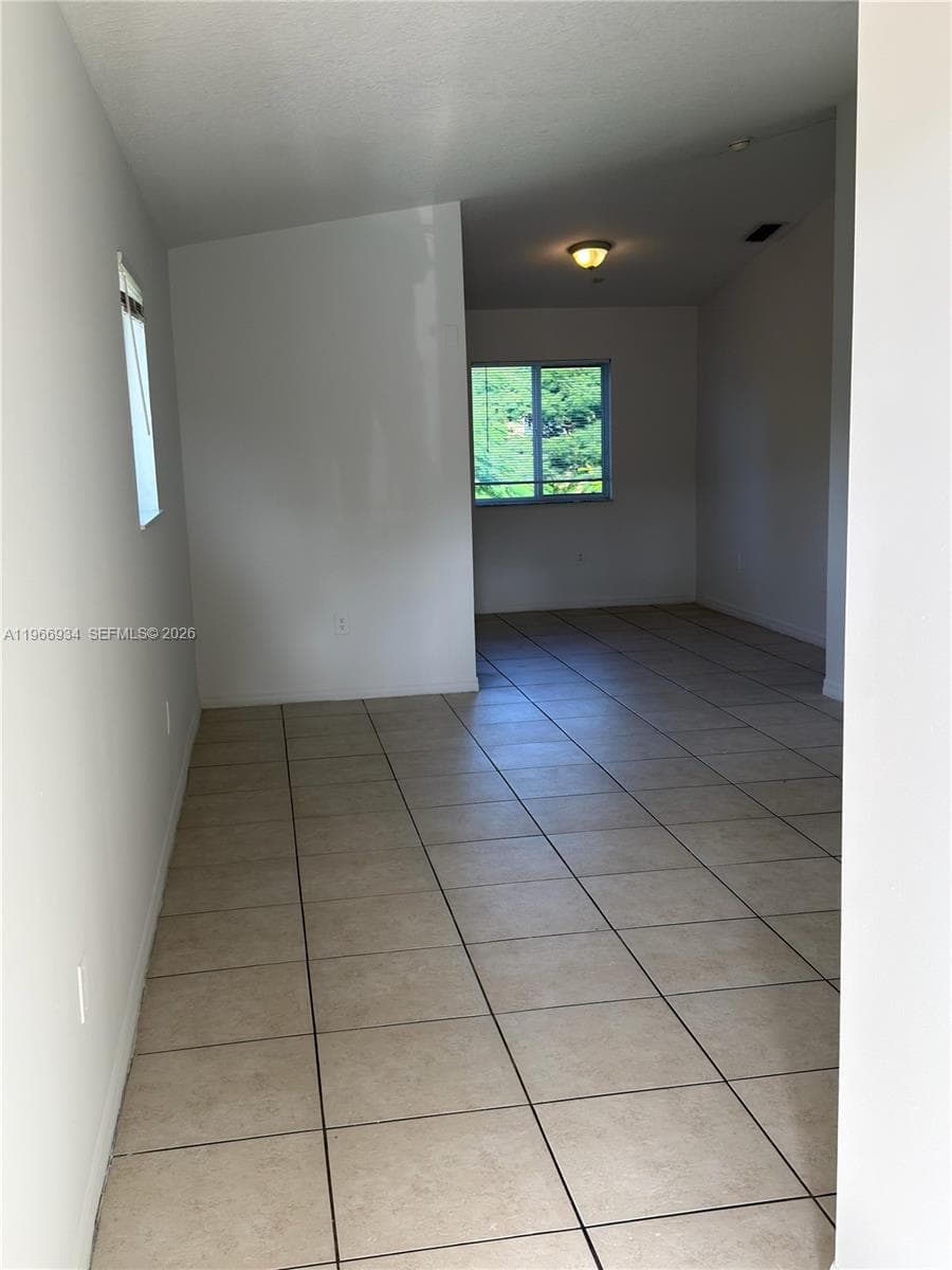 930 NE 34th Ave # 201, Homestead FL 33033 — 16