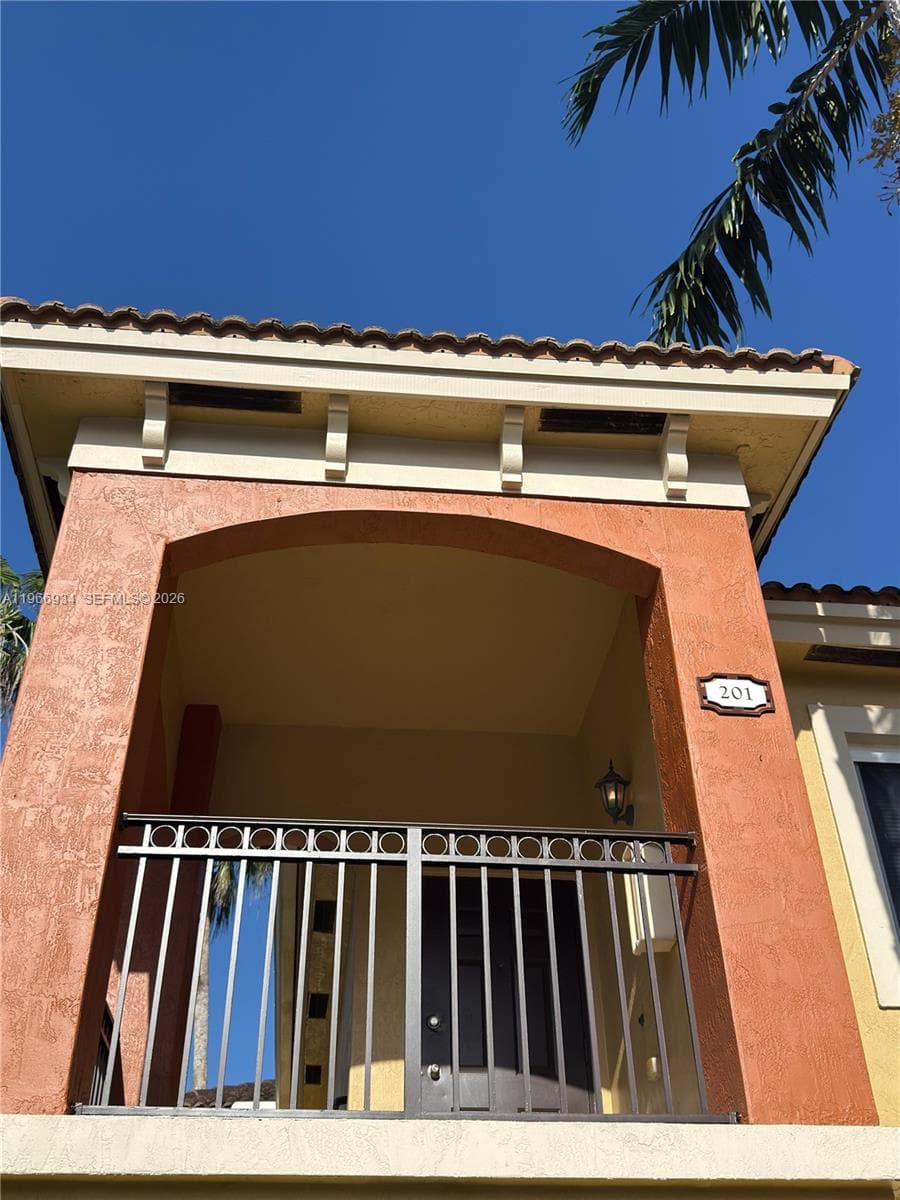 930 NE 34th Ave # 201, Homestead FL 33033 — 3
