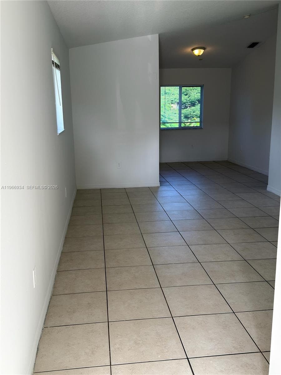 930 NE 34th Ave # 201, Homestead FL 33033 — 5