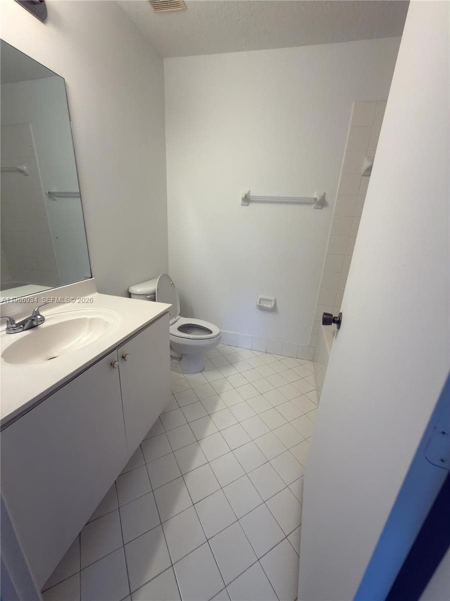 930 NE 34th Ave # 201, Homestead FL 33033 — 8