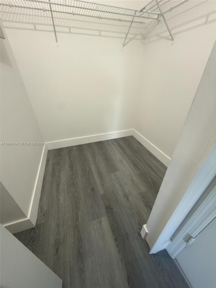 930 NE 34th Ave # 201, Homestead FL 33033 — 25