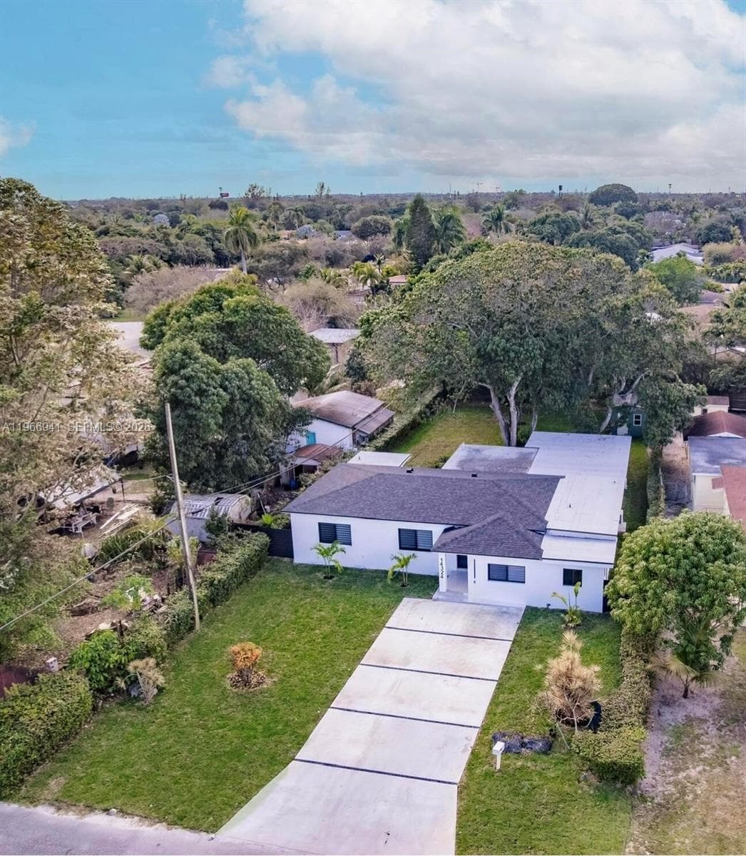 14324 Garden Dr, Miami FL 33168 — 1