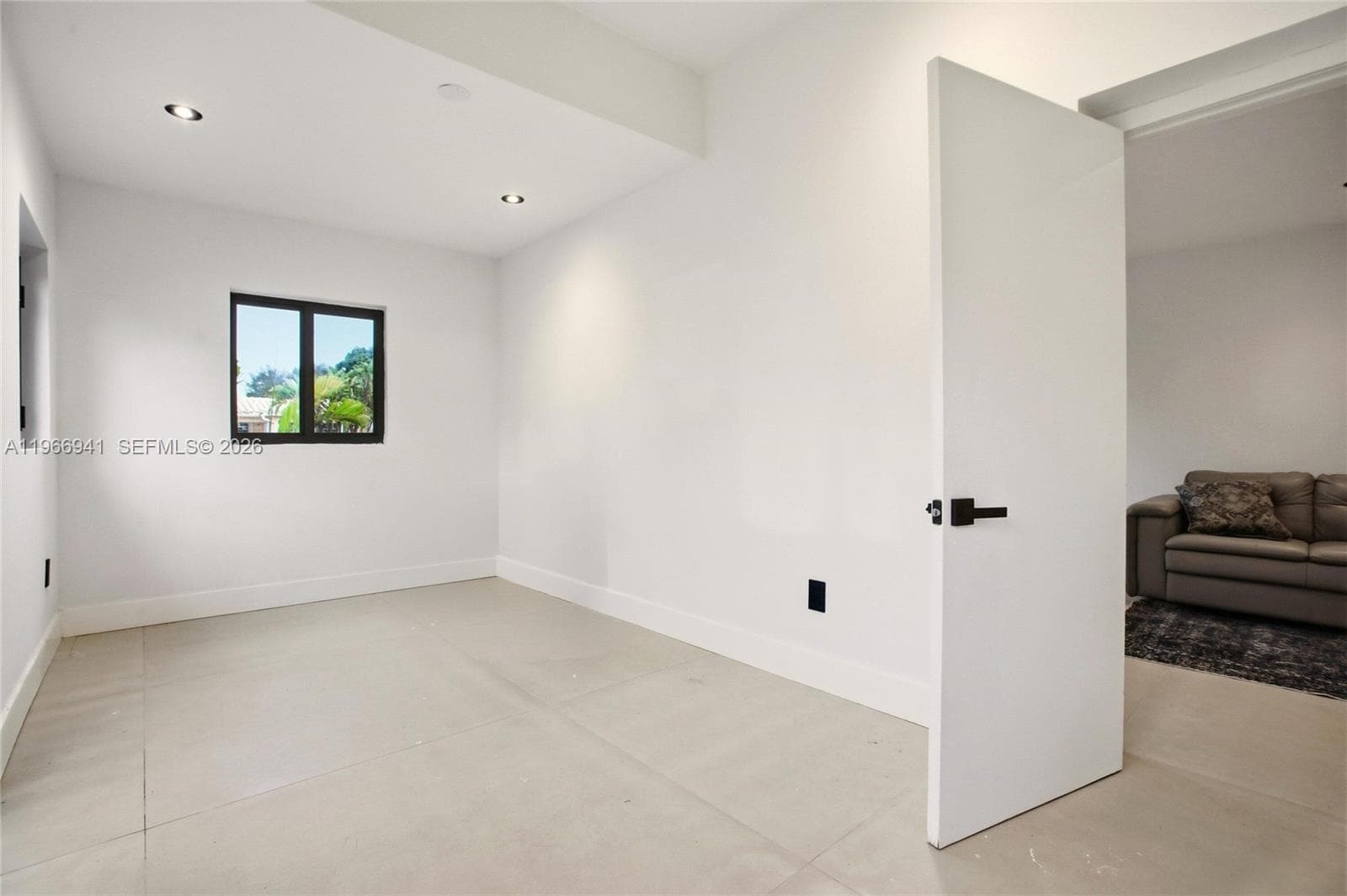 14324 Garden Dr, Miami FL 33168 — 24