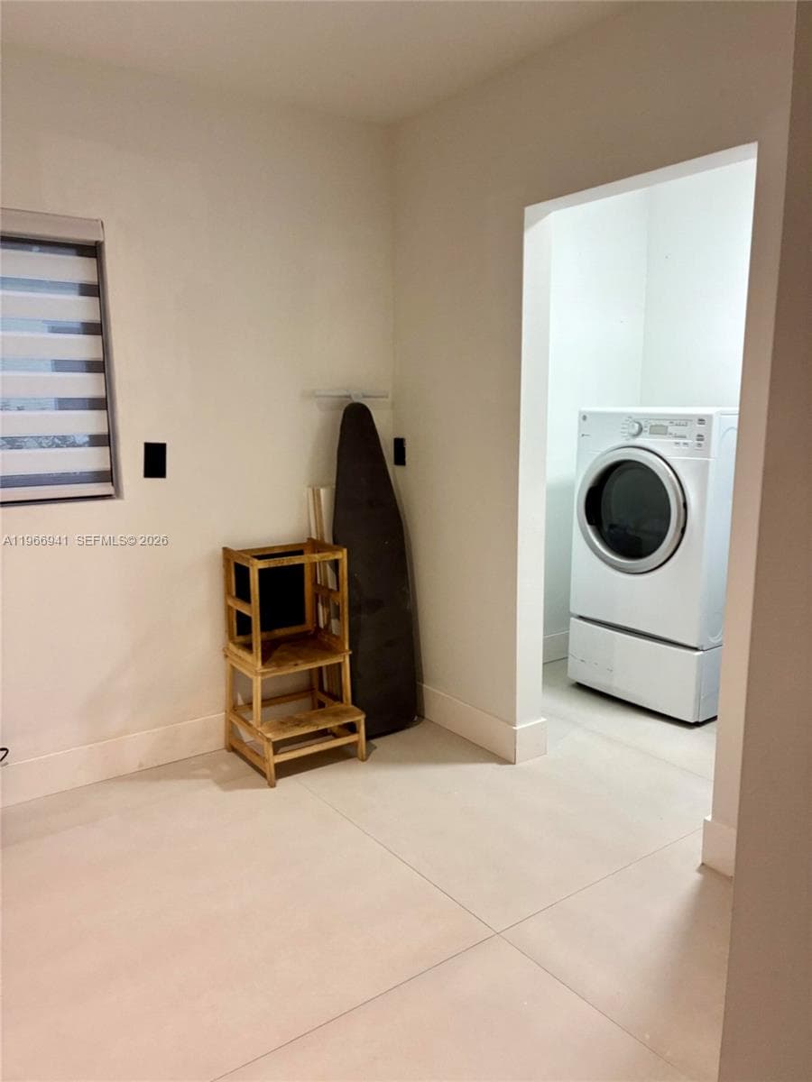 14324 Garden Dr, Miami FL 33168 — 18