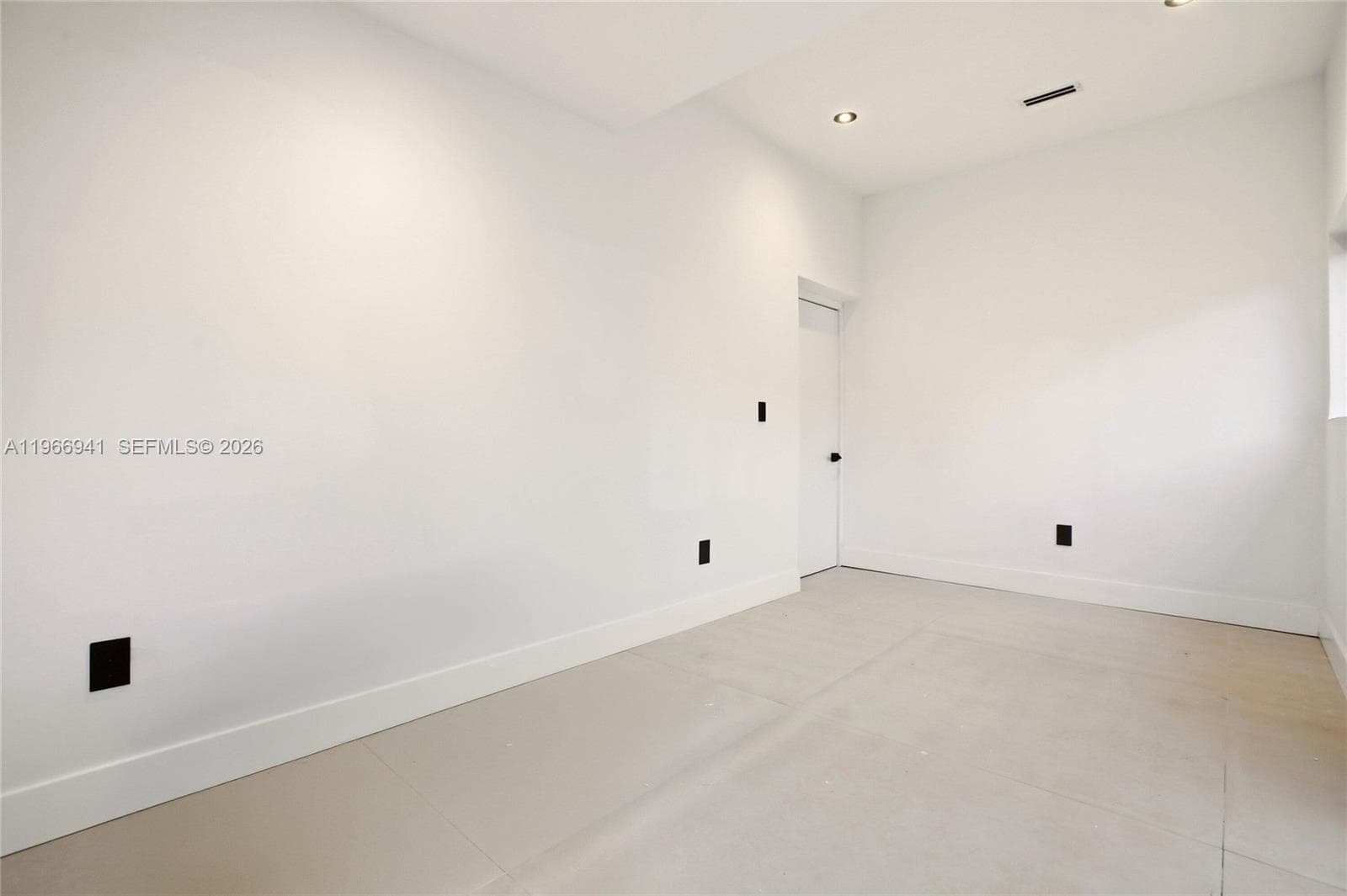 14324 Garden Dr, Miami FL 33168 — 25
