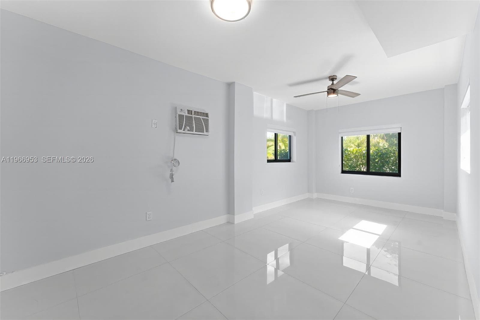 1998 NE 180th St, North Miami Beach FL 33162 — 17