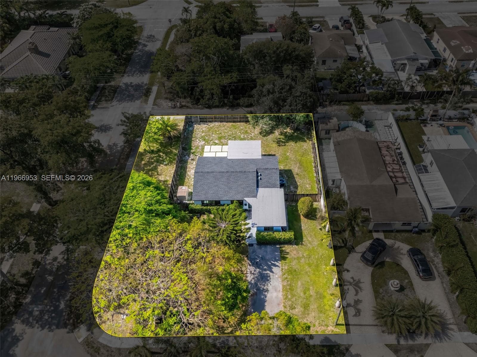 1998 NE 180th St, North Miami Beach FL 33162 — 26