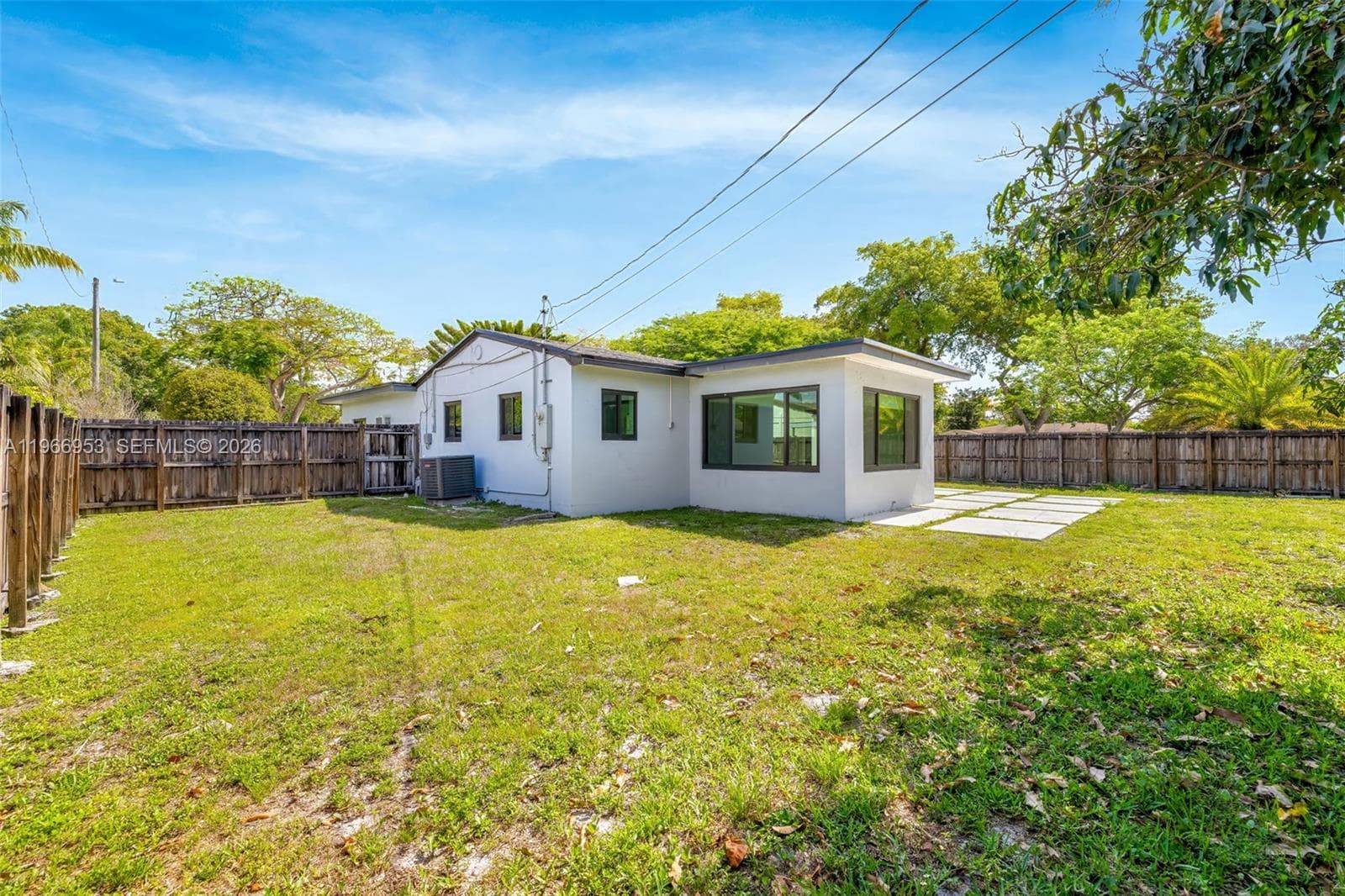 1998 NE 180th St, North Miami Beach FL 33162 — 30