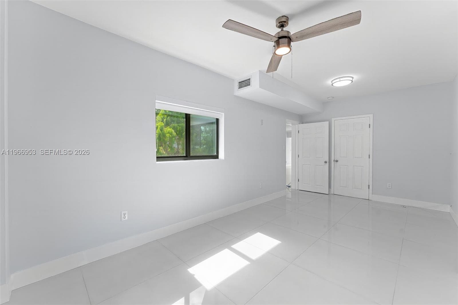 1998 NE 180th St, North Miami Beach FL 33162 — 18