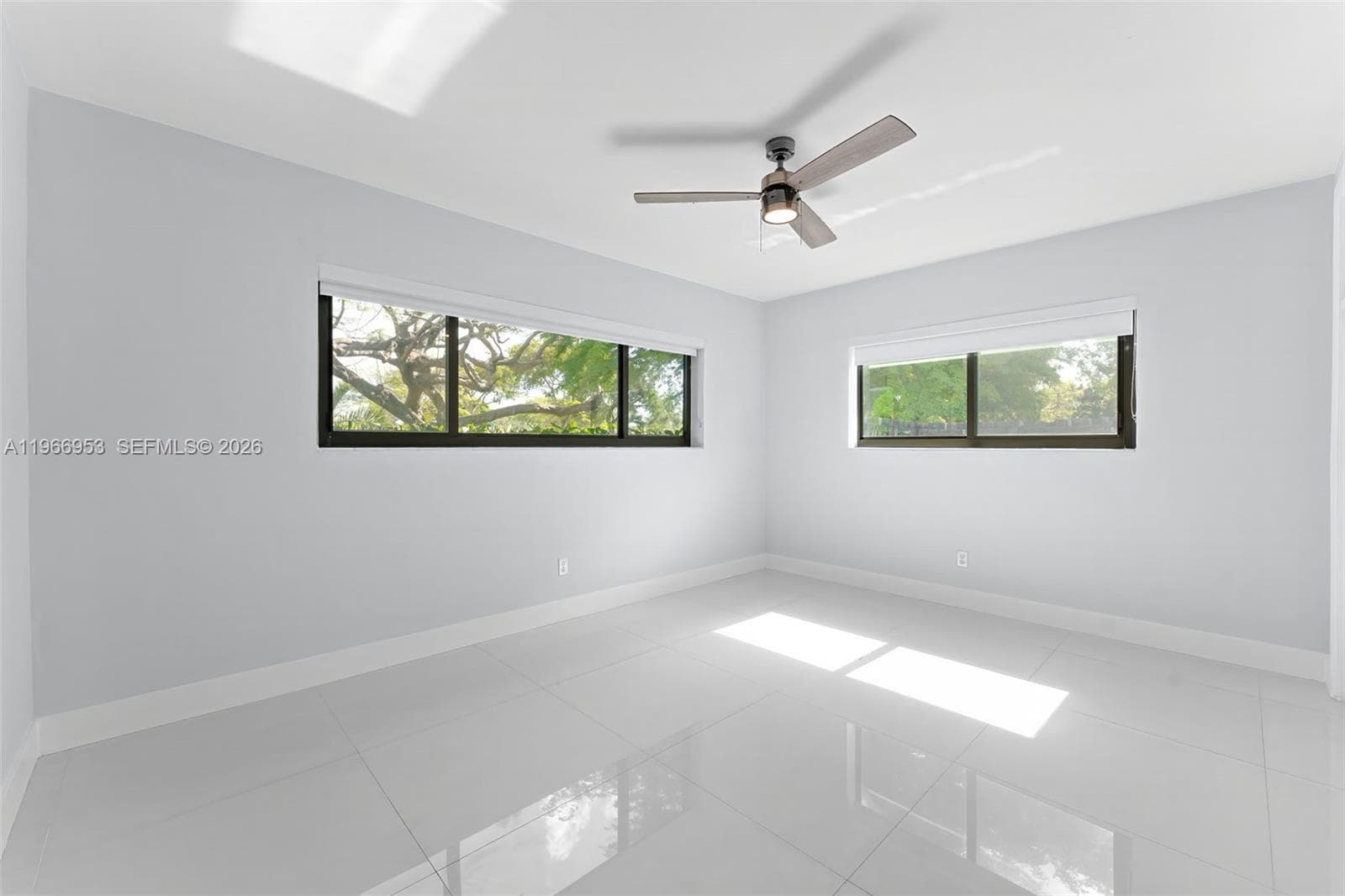1998 NE 180th St, North Miami Beach FL 33162 — 11