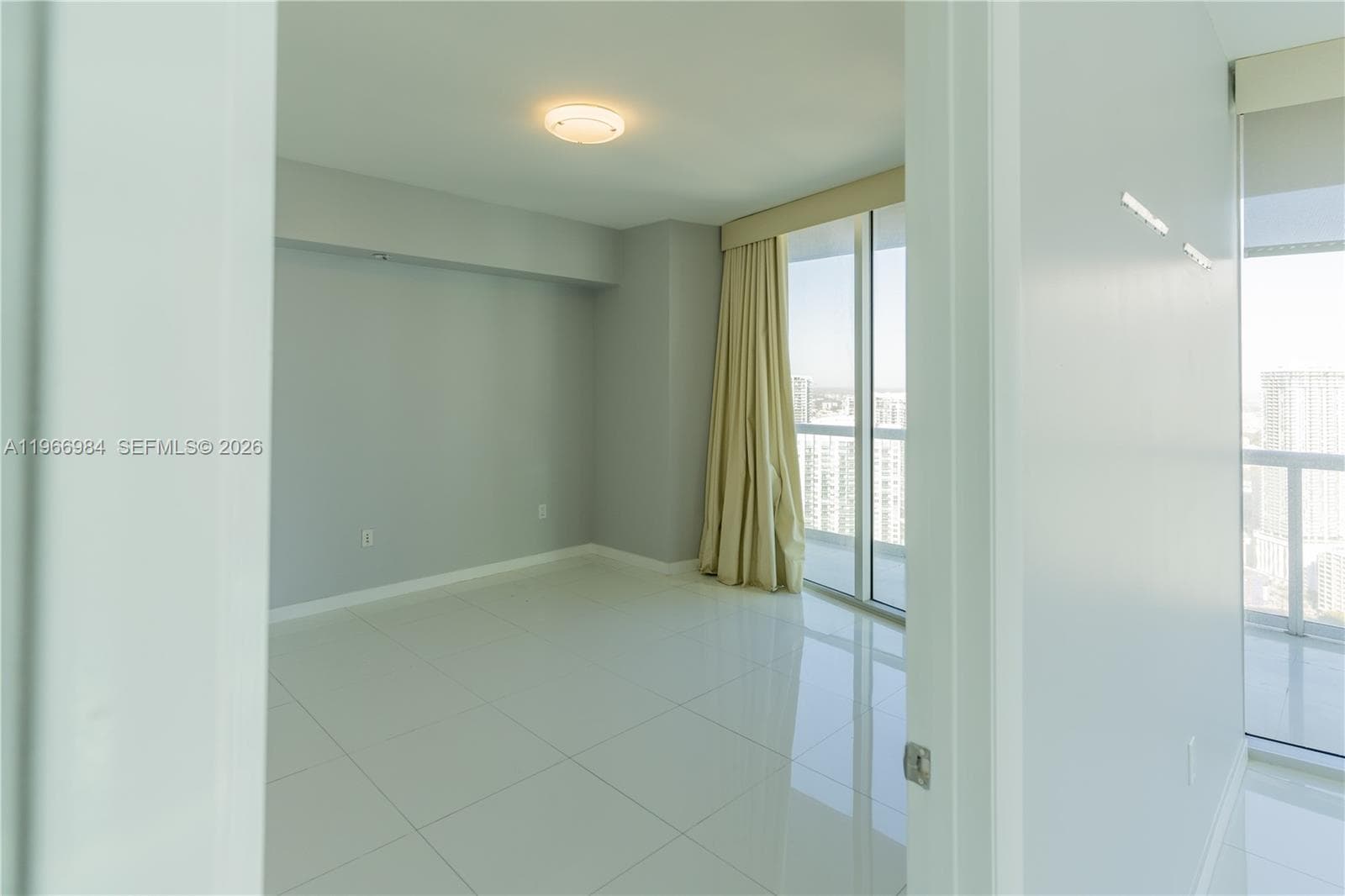 465 Brickell Ave # 4802, Miami FL 33131 — 10