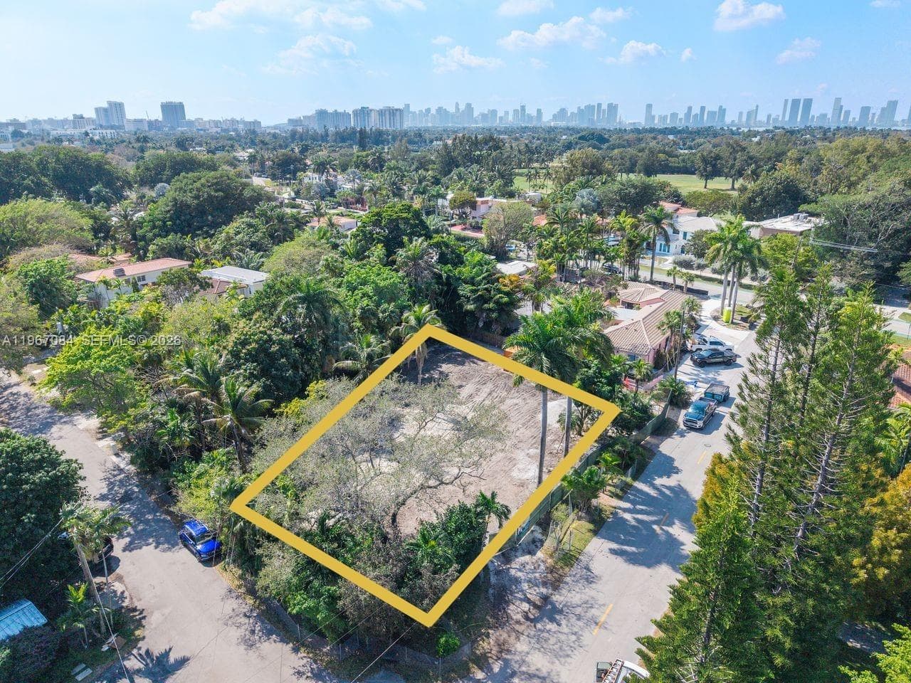 2880 Fairgreen Dr, Miami Beach FL 33140 — 1