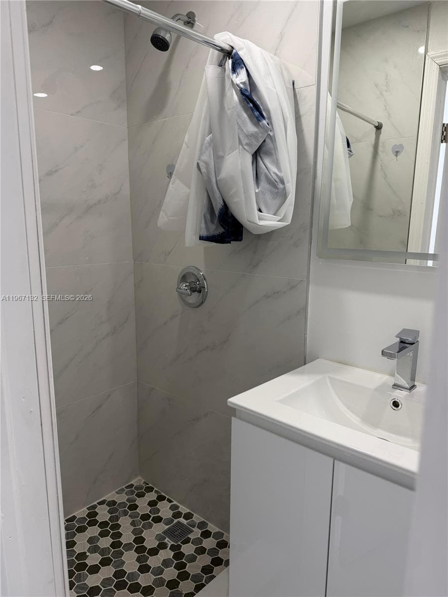 2340 NW 81st St # 1, Miami FL 33147 — 8