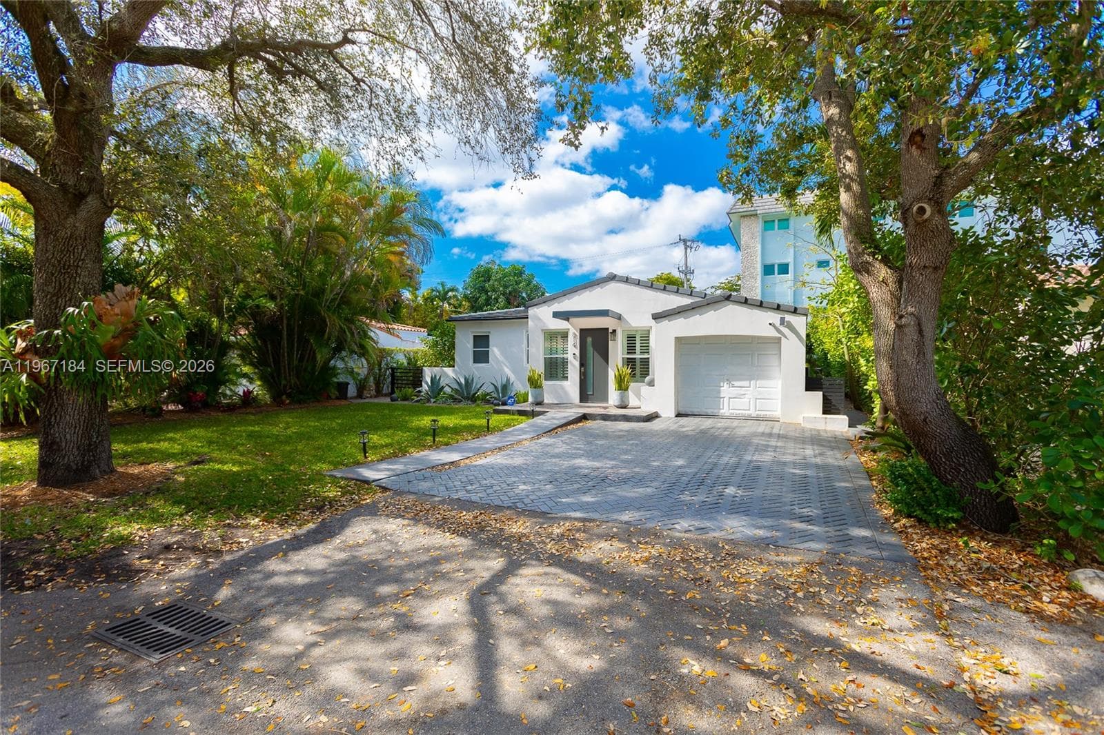 814 Monterey St, Coral Gables FL 33134 — 2