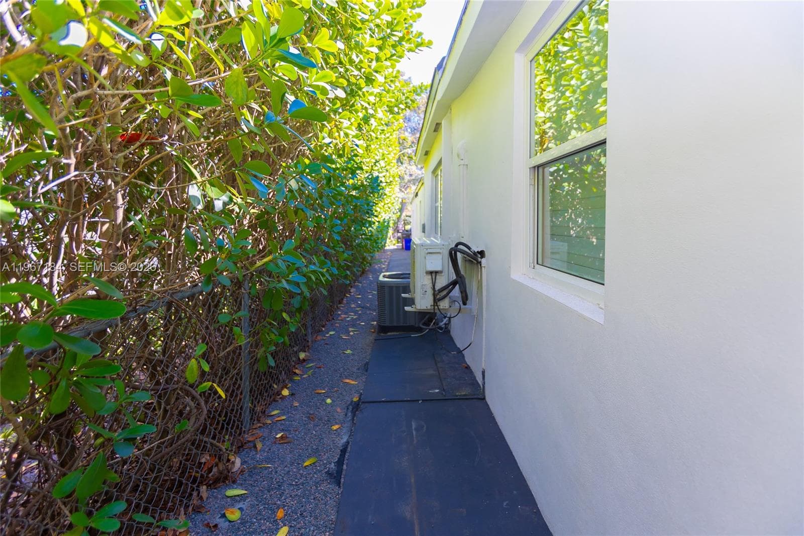 814 Monterey St, Coral Gables FL 33134 — 16