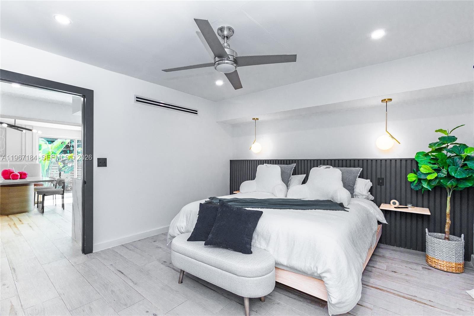 814 Monterey St, Coral Gables FL 33134 — 34