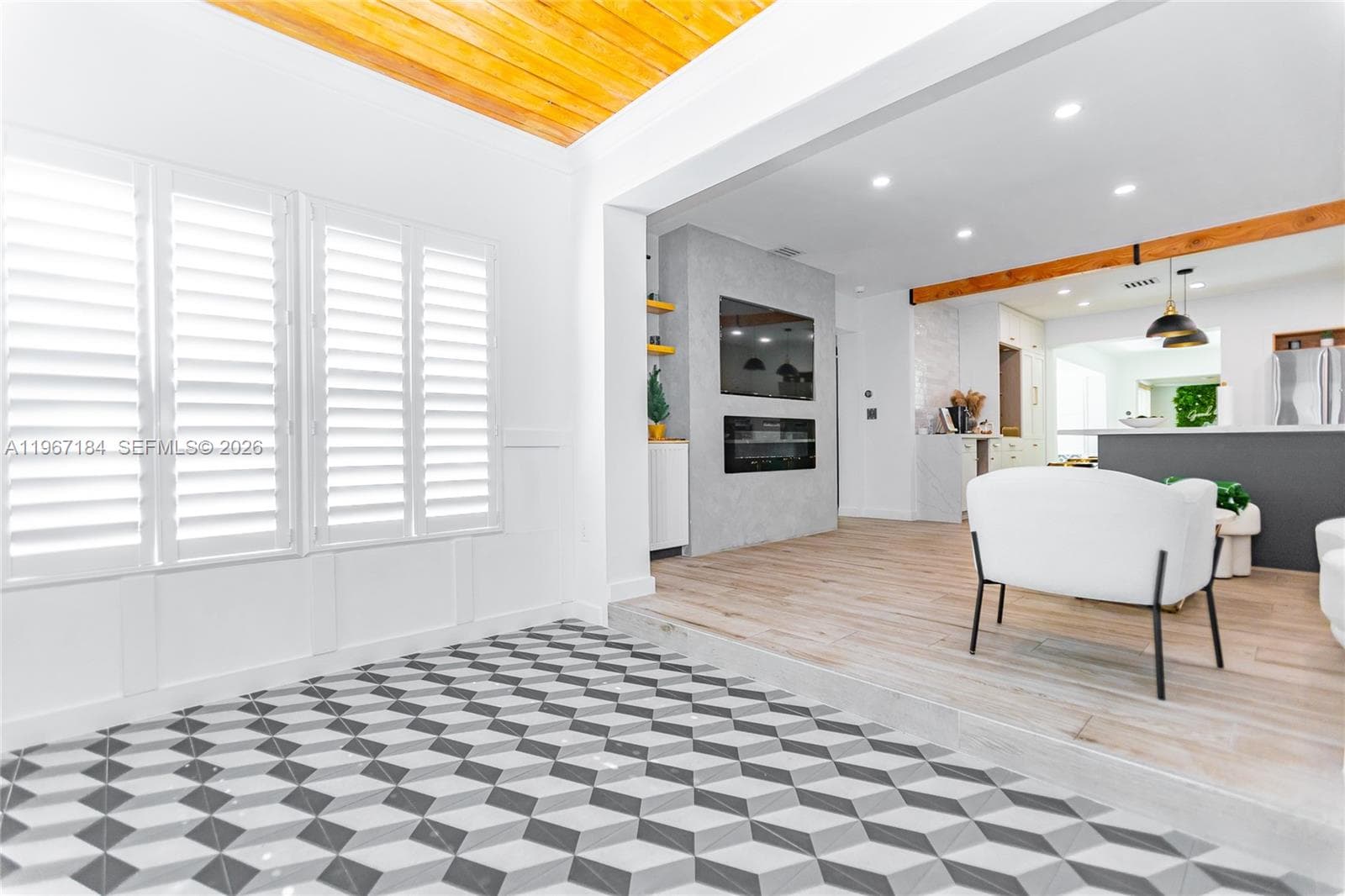 814 Monterey St, Coral Gables FL 33134 — 21