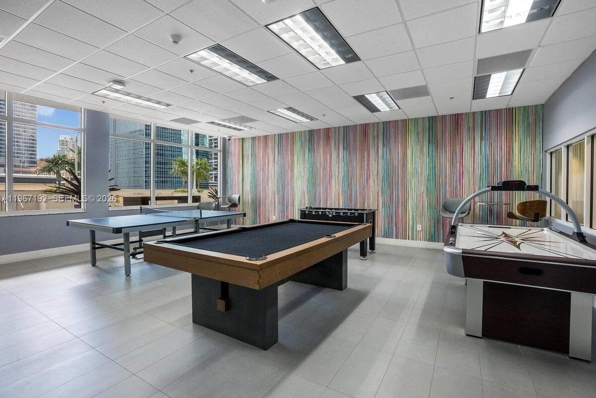 1200 Brickell Bay Dr # 3923, Miami FL 33131 — 23