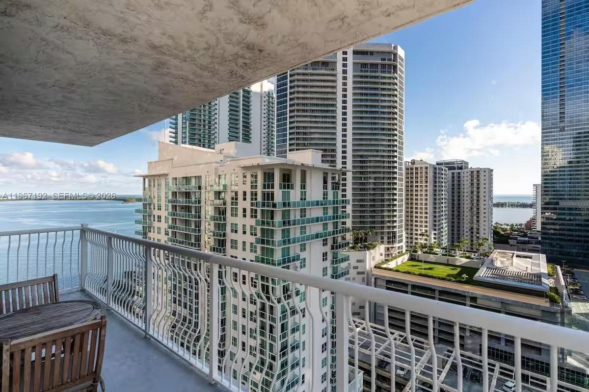 1200 Brickell Bay Dr # 3923, Miami FL 33131 — 2