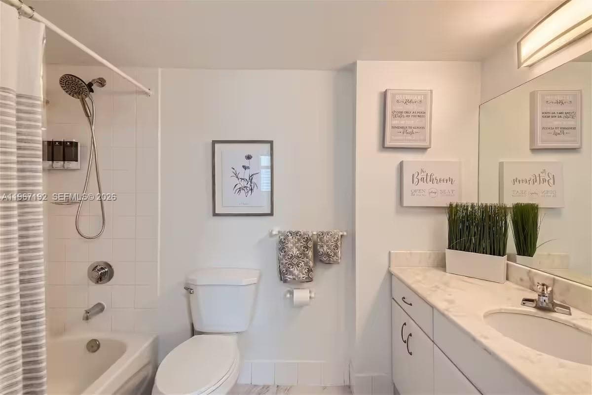 1200 Brickell Bay Dr # 3923, Miami FL 33131 — 16