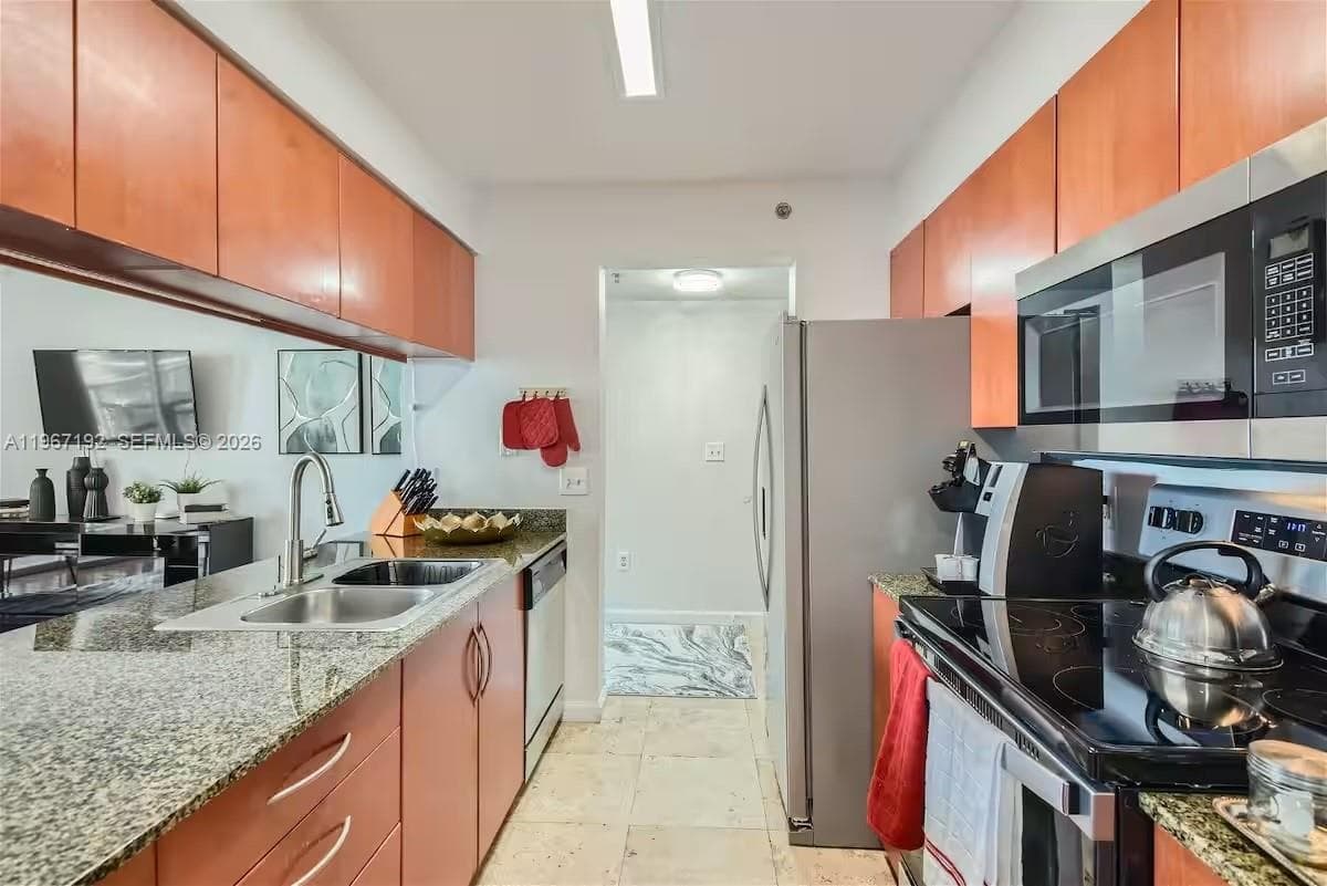 1200 Brickell Bay Dr # 3923, Miami FL 33131 — 7