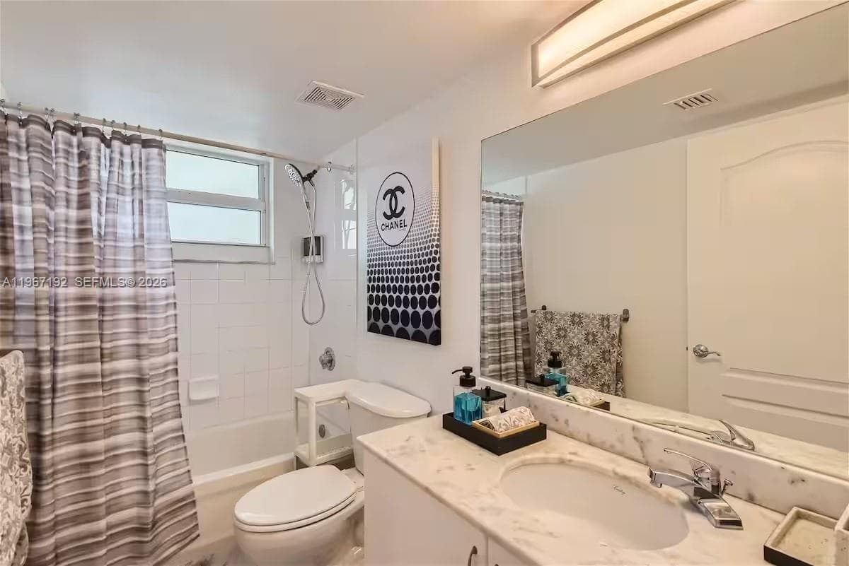 1200 Brickell Bay Dr # 3923, Miami FL 33131 — 15