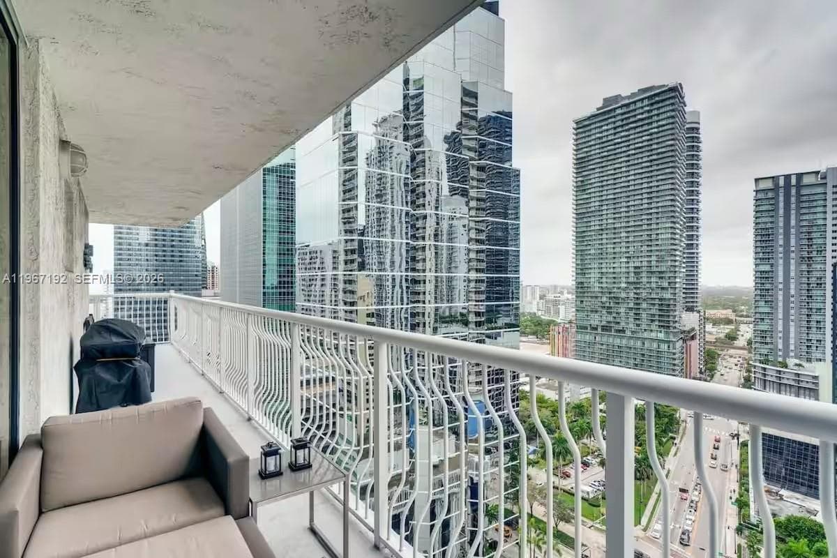 1200 Brickell Bay Dr # 3923, Miami FL 33131 — 4