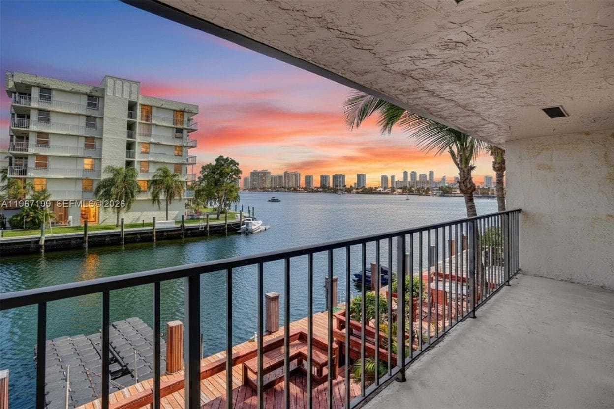 2689 NE 165th St # 56, North Miami Beach FL 33160 — 1