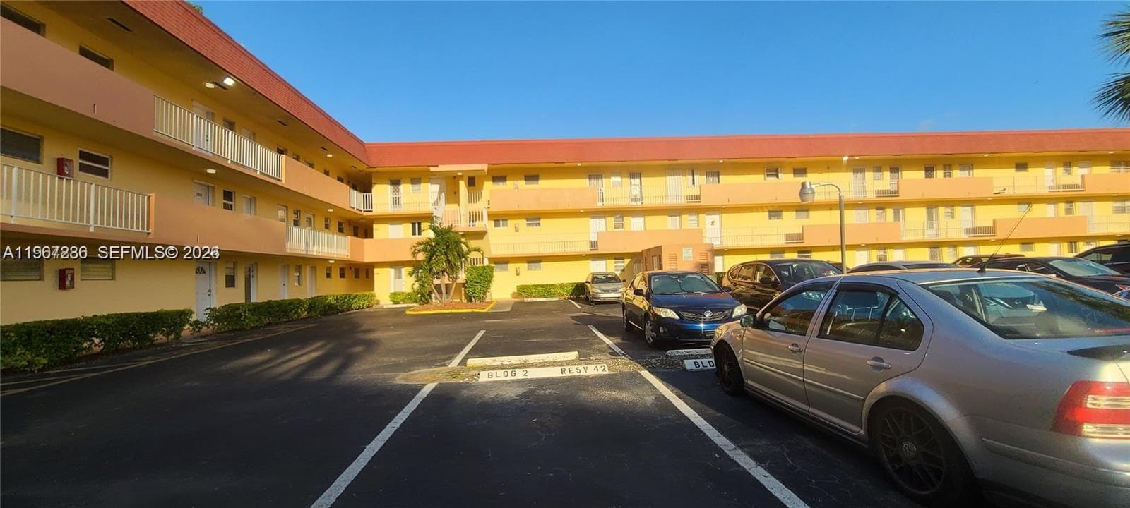 1540 NE 191st St # 207, Miami FL 33179 — 2