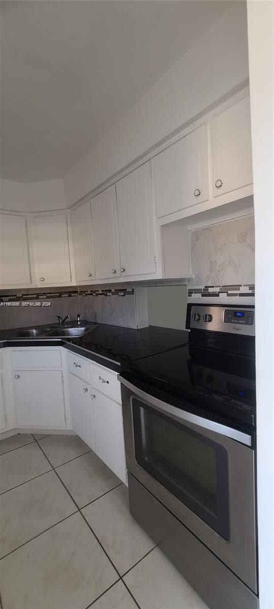 1540 NE 191st St # 207, Miami FL 33179 — 17