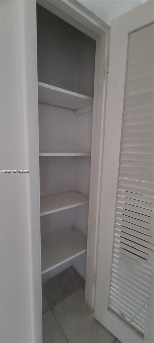 1540 NE 191st St # 207, Miami FL 33179 — 10